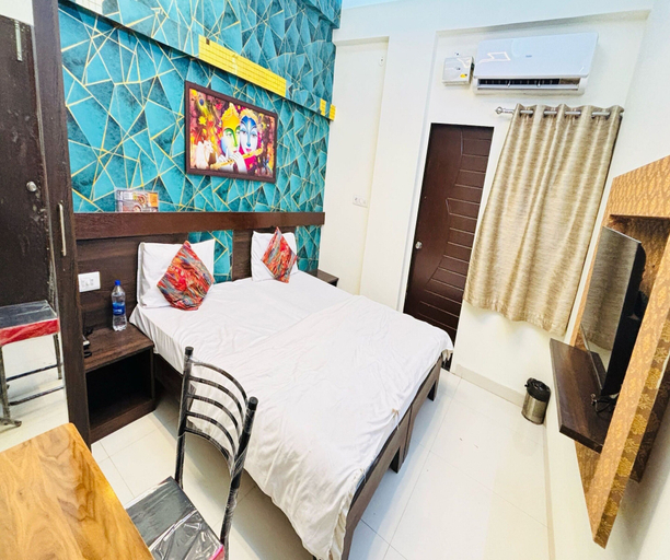 Room 5, Townhouse Ganpati Mandir Khajrana, Indore