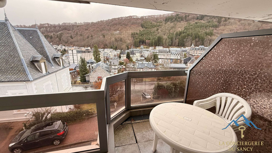 Balcony 2, Quiet Corner Near the Mountain Road, Puy-de-Dôme