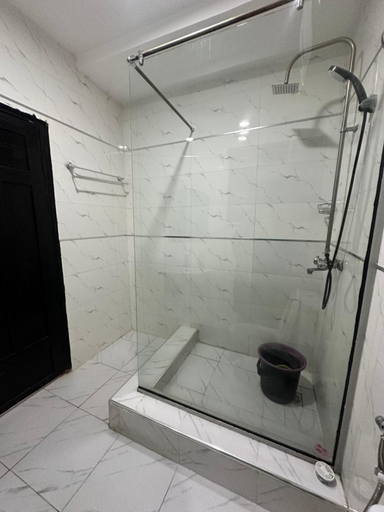 Bathroom 3, Spacious and luxurious studio apartment in OguduGRA, Kosofe