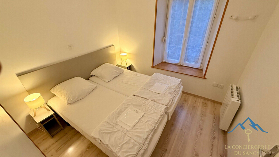 Room 2, Grand hub Near the Village, Puy-de-Dôme
