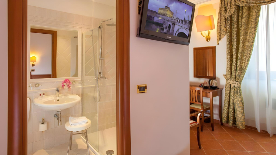 Bathroom 4, Hotel Varese, Rome