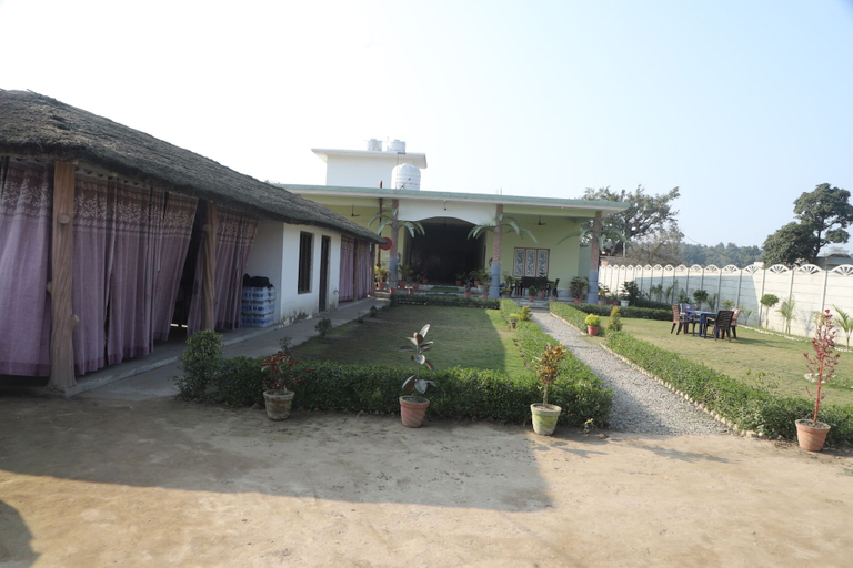 Outdoor dining 3, Royal Chuka Farm Stay, Pilibhit