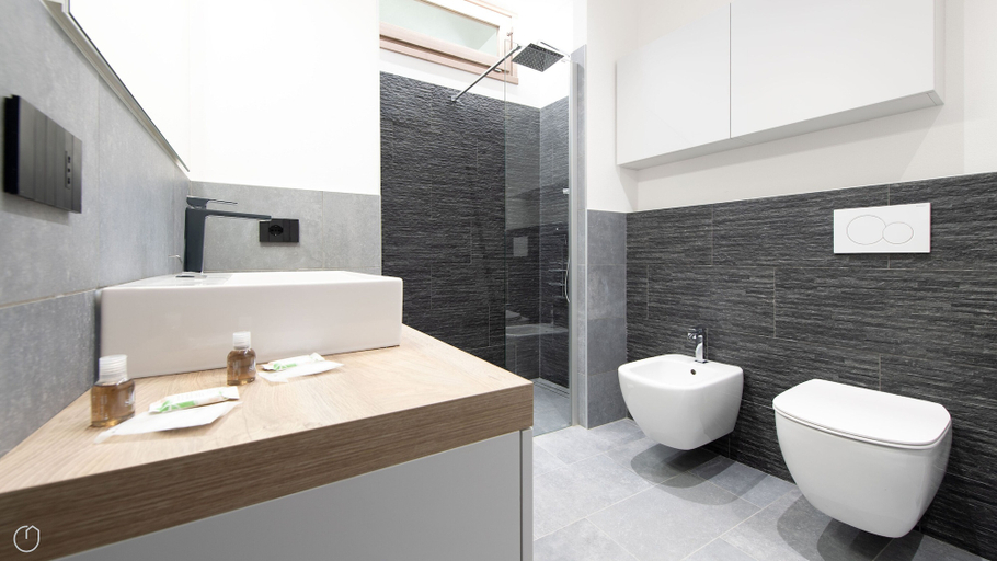 Bathroom 4, Italianway - Roma 38, Sondrio