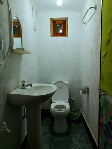 Bathroom 5, Green Villa, Nuwara Eliya