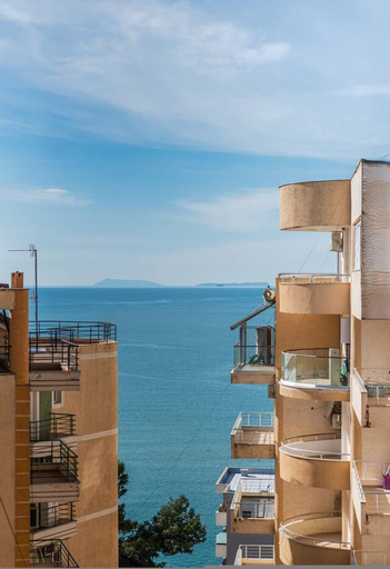Room 5, Bright Sunny Apartment Beach Access, Sarandës
