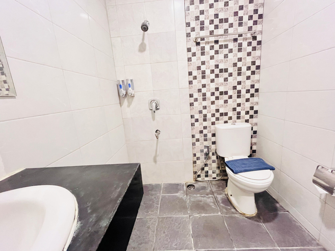 bathroom 6