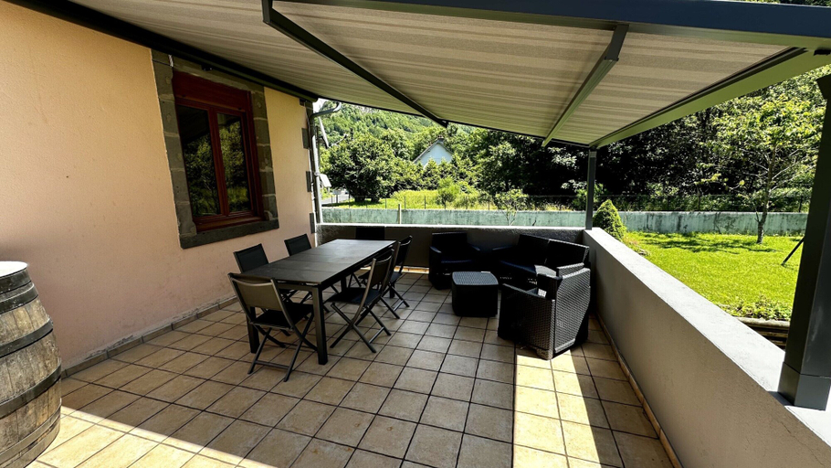 Outdoor dining 4, L'ecole du Hameau - Mont Dore 9 Pers, Puy-de-Dôme