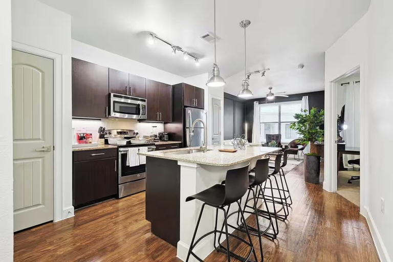 Private kitchen 4, Lux 1B1B with Pool Near Legacy West, Collin