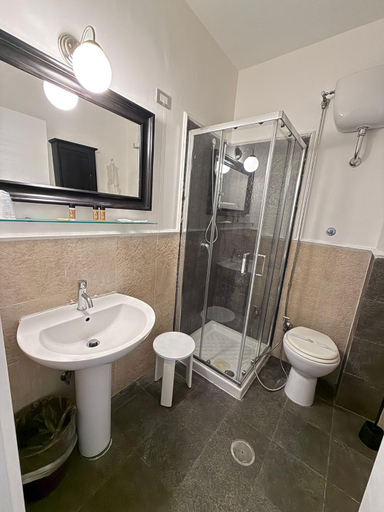 Bathroom 4, Hotel Residence Aparthotel Plebiscito, Napoli