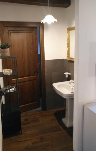Bathroom 2, Residence Garibaldi Foligno, Perugia