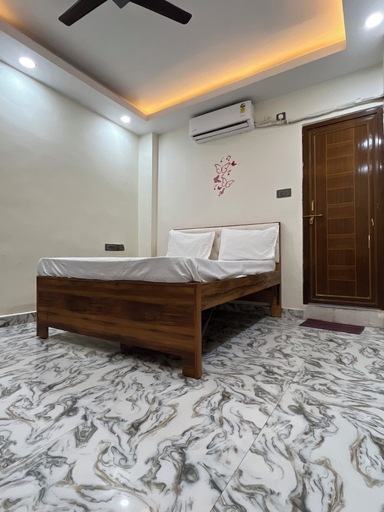 Room 3, AV Grand Hotel, Kanpur Nagar