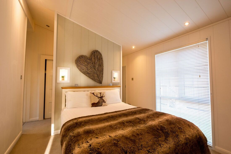Room 4, Landal Laceby Manor Resort & Spa, Lincolnshire