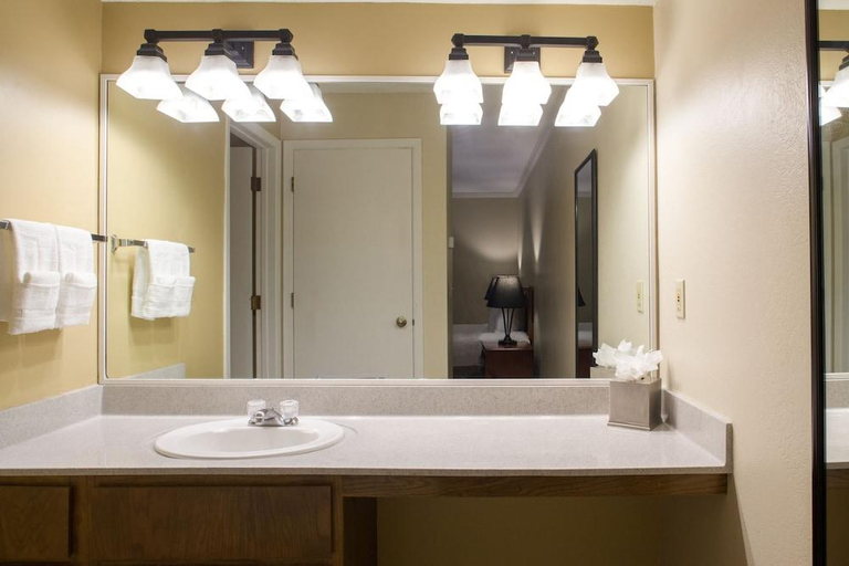 Bathroom 4, Chase Suite Hotel Lincoln, Lancaster
