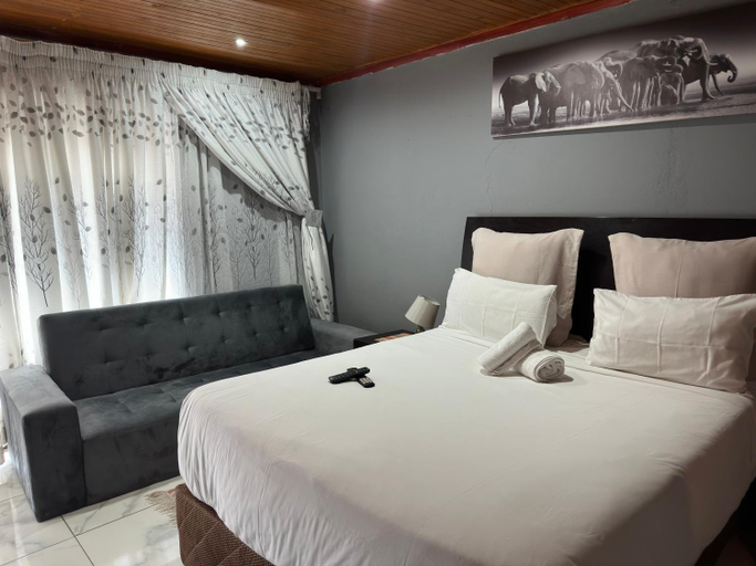 Bedroom 2, K K K Guesthouse, Gert Sibande