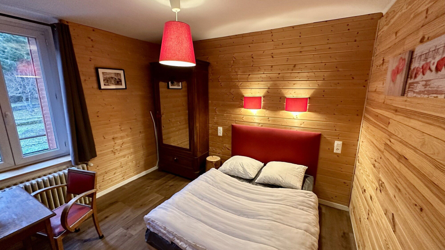 Room 5, Mont-dore Escape by the Valley Ridge, Puy-de-Dôme