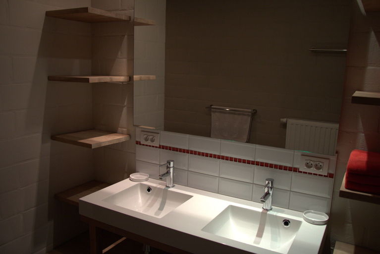 Bathroom 4, Countryside Holiday Home, West-Vlaanderen