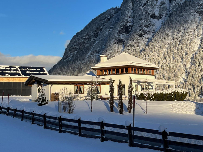 Exterior view 3, Chalet Leutasch with Ski Trail  Mountain Views, Innsbruck Land