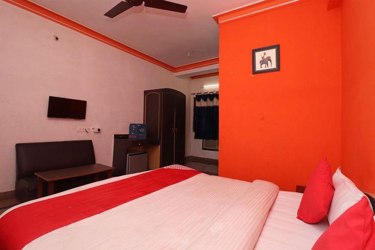 Room 4, Townhouse GE Road Raipur Formerly Ratan, Raipur
