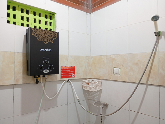 Bathroom 3, Roemah Djogja Inn Seturan Raya RedPartner, Sleman