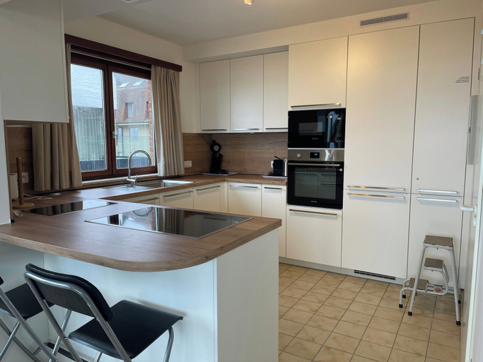 Private kitchen 3, Seaside Apartment by the Zeedijk Promenade, West-Vlaanderen