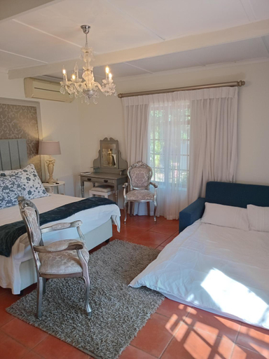 Bedroom 2, Villa ChoCoLatt Guest House, West Coast