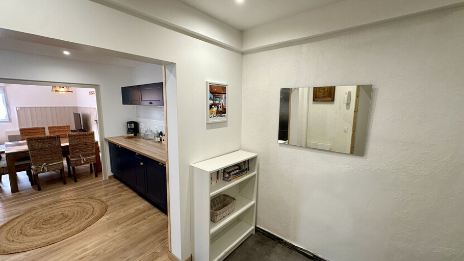 Interior 5, Retreat With Terrace, Parking, Puy-de-Dôme
