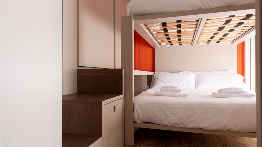 Bedroom 3, Cacciatori Delle Alpi 7, Sondrio