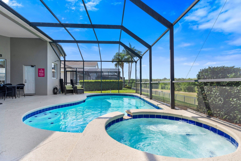 Sport & Beauty 1, 8119 Sun Palm Drive, Osceola