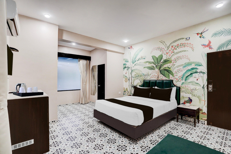 Room 5, Townhouse Chandpole Metro Station, Jaipur