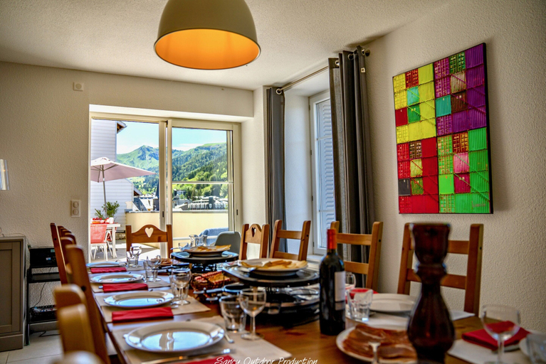 Dining 4, Estate With Panoramic Sancy Views, Puy-de-Dôme