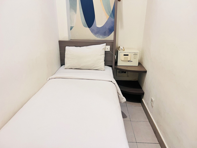 bedroom 12