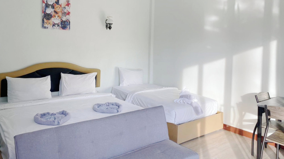 Bedroom 3, Laketerrace Resort, Langu