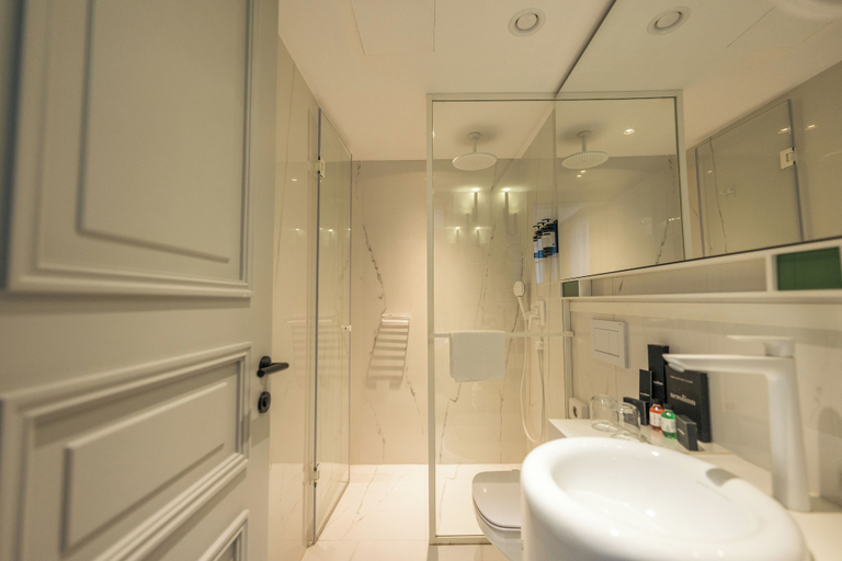 Bathroom 3, The Wings Hotels Pera, Beyoğlu