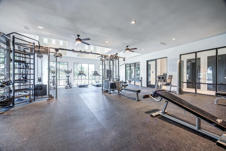 Fitness facility 3, Landing Furnished Apartments - Salado, Bell