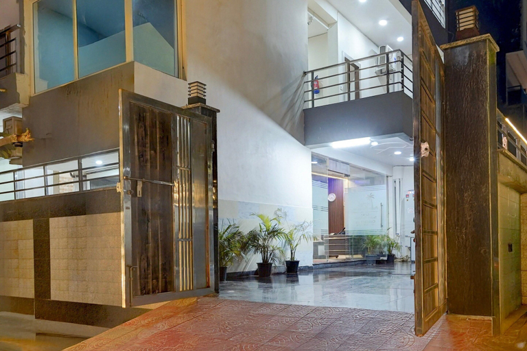 Reception 4, Super Townhouse Noida Sector 70, Gautam Buddha Nagar