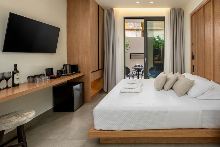 Bedroom 2, Monarco Executive Rooms, South Aegean