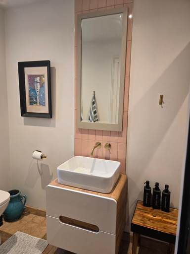 Bathroom 2, Casa Rosa Cheltenham - luxury unit, free parking - 5 star, Gloucestershire