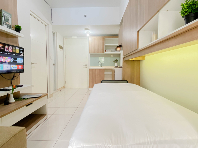 Living Room 4, Practical 2BR for 4 Pax at Springlake Summarecon Bekasi Apartment By Travelio, Bekasi