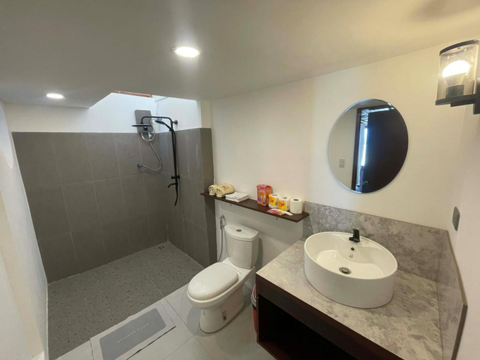 Bathroom 3, ALFA Beach Front Lodge, El Nido