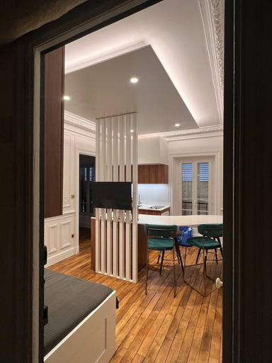 Dining 5, 2-bedroom Apartment in Mont-dore, Puy-de-Dôme