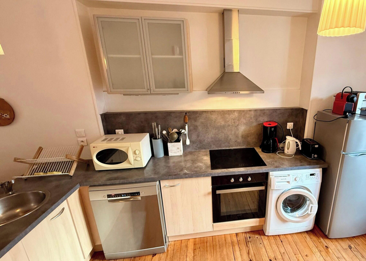 Private kitchen 2, Le Ferrandaise -Le Mont Dore 6 Pers, Puy-de-Dôme