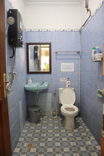 Bathroom, Rumah Panjaitan, Yogyakarta