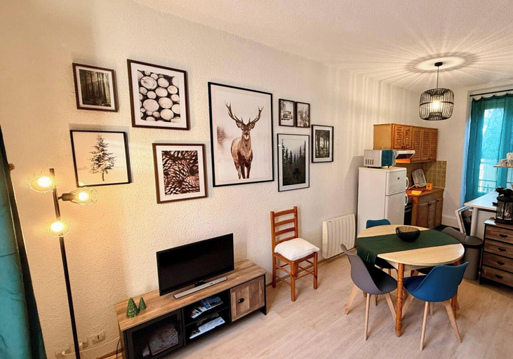 Living room 2, Mountain Base at Villa Bleue, Puy-de-Dôme