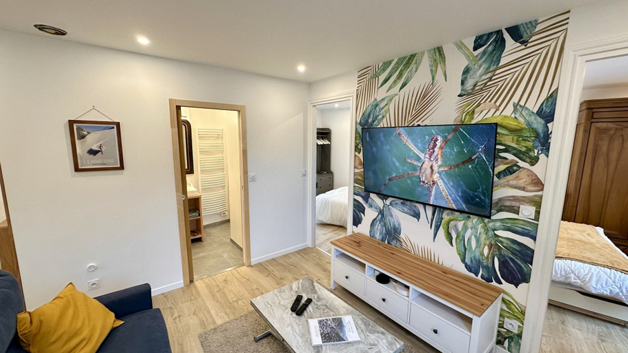 Living room 2, Modern Refuge Near the Village rim, Puy-de-Dôme