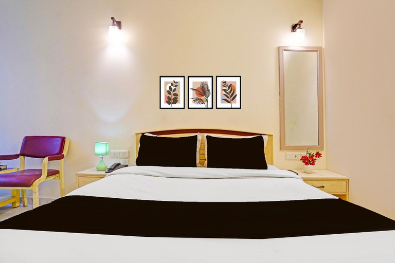 Room 5, Townhouse Oak Nirman Nagar Mansarovar, Jaipur
