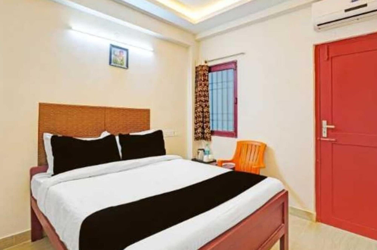 Room 4, Hotel O Gummidipundi Railway Junction, Thiruvallur