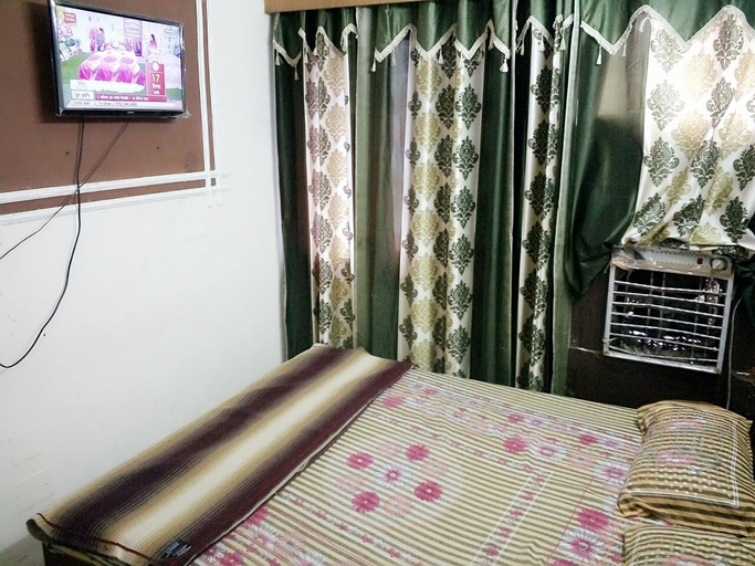 Bedroom 2, Hotel Bajaj, Bathinda