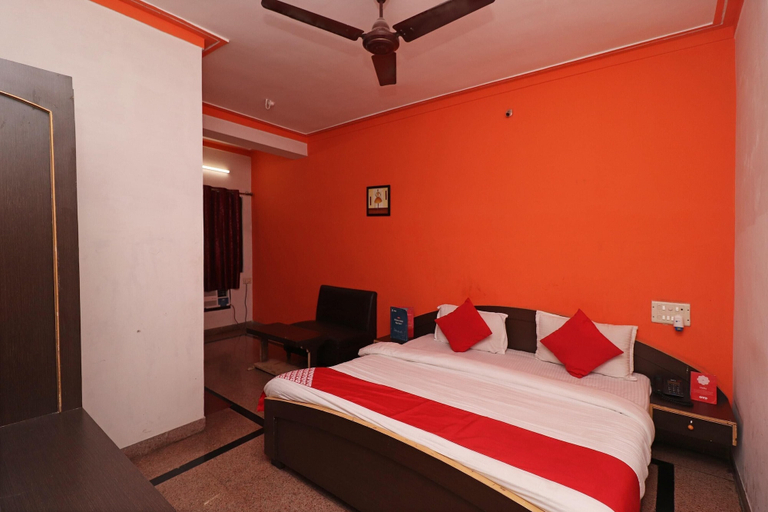 Room 5, Townhouse GE Road Raipur Formerly Ratan, Raipur
