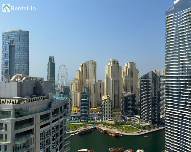 2, Quiet Studio w/ Balcony & RoofTop Pool in Marina, Dubai