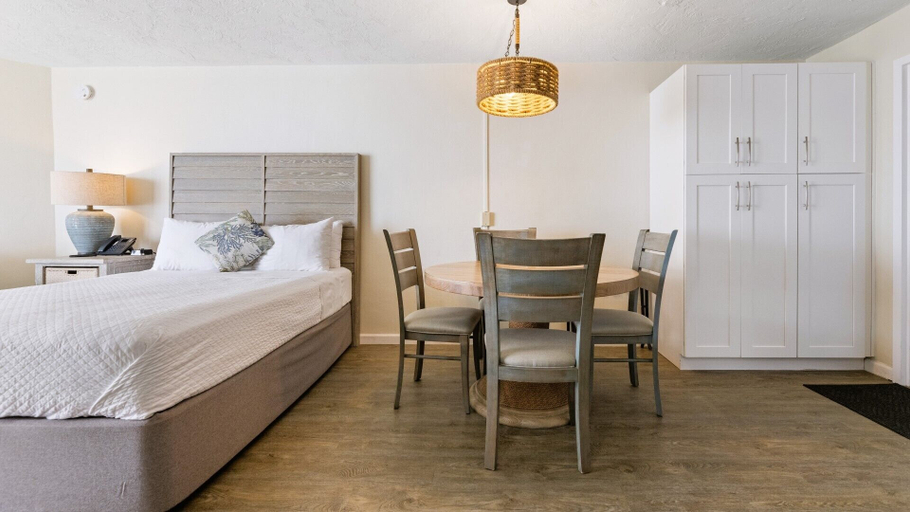 Room 5, Caloosa Cove Resort by CoolVacay, Monroe